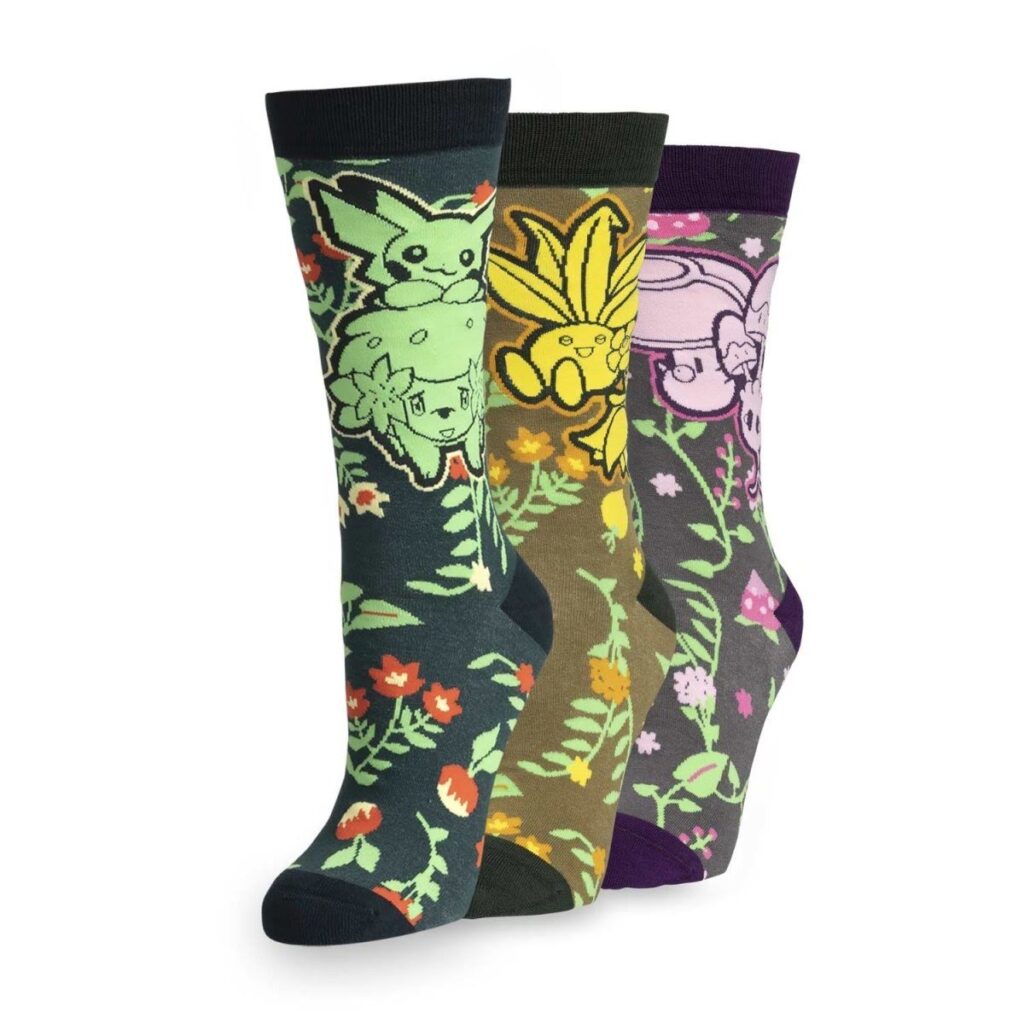 ea22757c-3038-5c9c-a862-147a9e04a073-1024x1024-1.jpg Pokémon Garden Friends Socks Gift Box (3 Pairs) (One Size-Adult) - Image 1